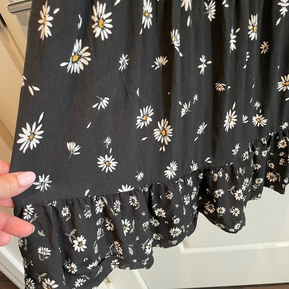 Maurices Daisy Print Sundress, M, Black, EUC - Picture 5 of 7
